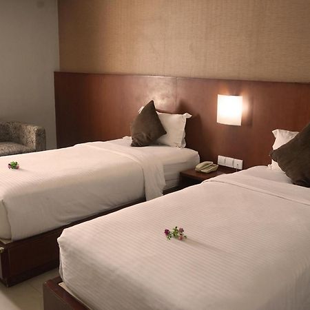 Grand Hatika Hotel Tanjung Pandan Exterior foto