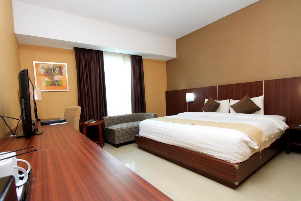 Grand Hatika Hotel Tanjung Pandan Exterior foto