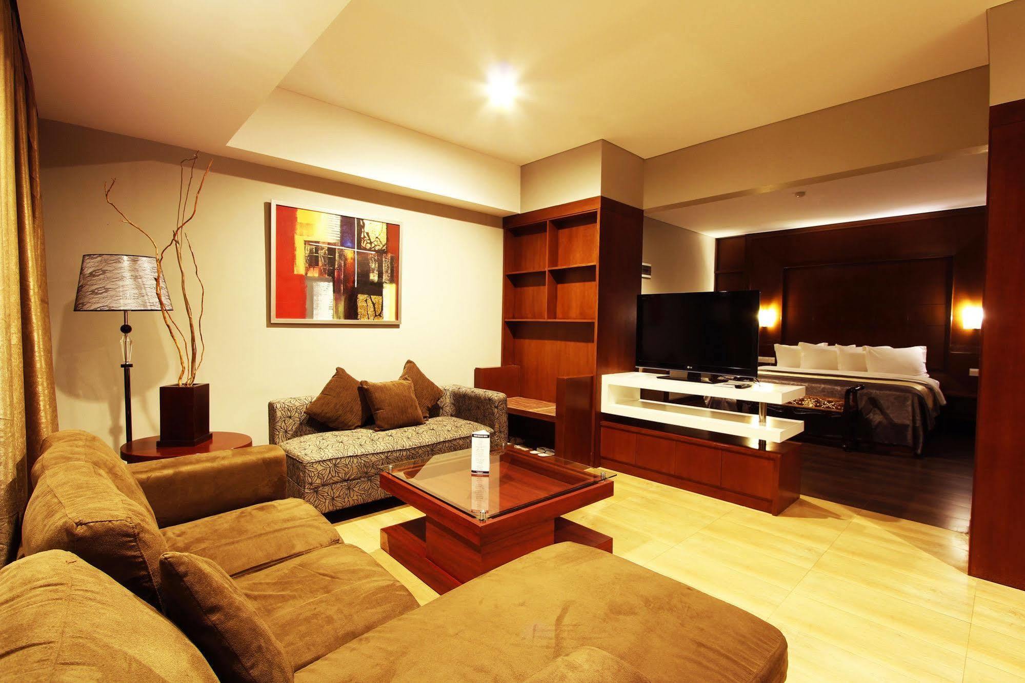 Grand Hatika Hotel Tanjung Pandan Exterior foto