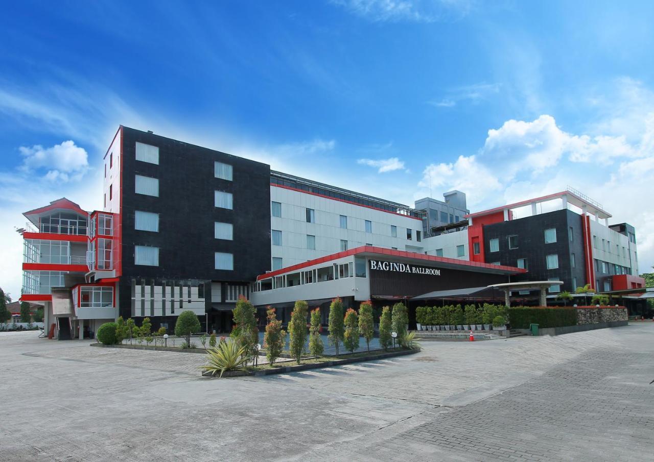 Grand Hatika Hotel Tanjung Pandan Exterior foto